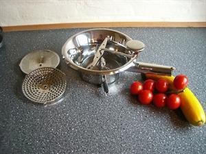 Grobes Sieb / Passiermühle für Beeren, Obst und Marmelade – 24 cm