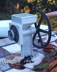 The Country Living Grain Mill, Mehlmühle
